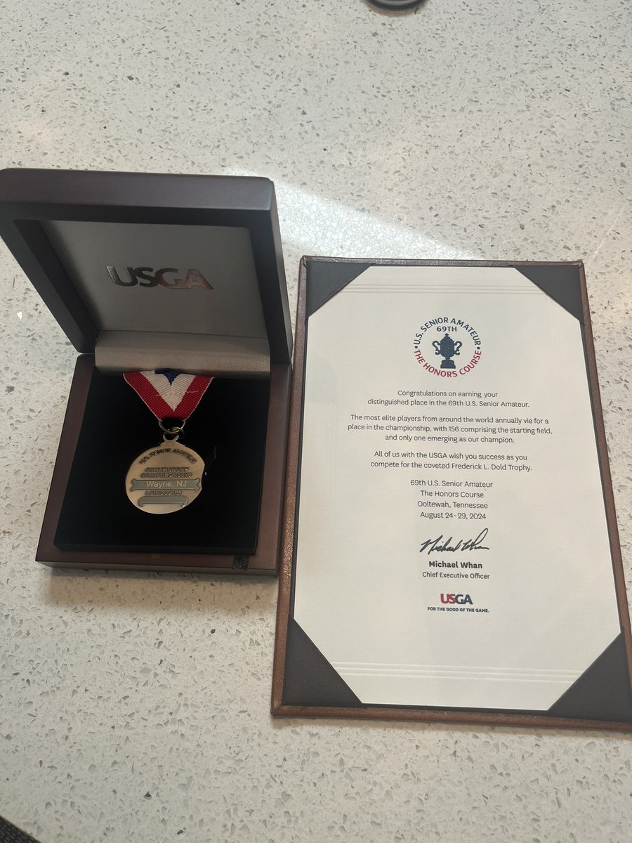 Make_putt's tweet photo. Congratulations to Mike Moffat of Horsham, Pennsylvania on qualifying for the 2024 US Senior Amateur Championship at the Honors Course in Tennessee. Mike putted beautifully with the Makefield VS en route to medalist honors. Good luck, Mike! #makefieldputters #makefieldputter https://t.co/jiFBj7d51N