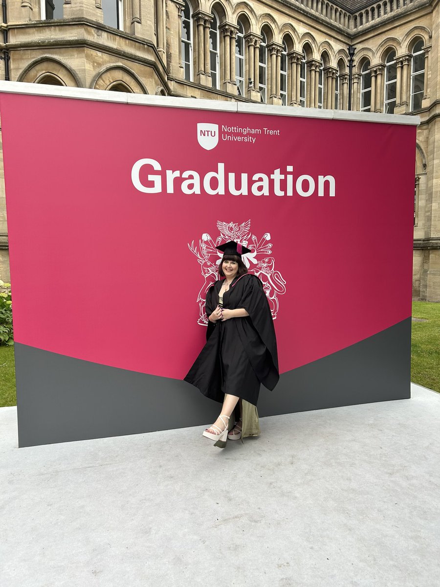 RachelleRubyF's tweet photo. There was a moment there where I was sure I wasn’t gonna finish my degree, after losing my mum &amp; hospital admissions for mental illness last year I really resigned myself to having had wasted three years of my life, but @TrentUni were so supportive. Thank u! #graduation #graduate https://t.co/RP7vnELYV1