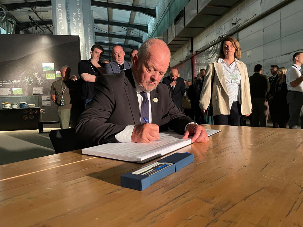 HenkvandenDool's tweet photo. Today is the International Day for Reflection and Commemoration of the 1995 Srebrenica Genocide. 

Our thoughts are with the more than 8000 victims and their loved ones. 

#SrebrenicaGenocide

@DutchMFA https://t.co/vmbSgIca9w