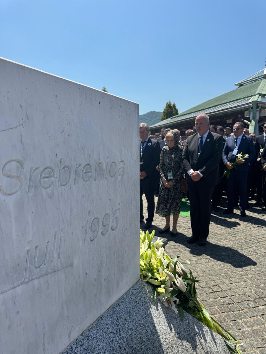 HenkvandenDool's tweet photo. Today is the International Day for Reflection and Commemoration of the 1995 Srebrenica Genocide. 

Our thoughts are with the more than 8000 victims and their loved ones. 

#SrebrenicaGenocide

@DutchMFA https://t.co/vmbSgIca9w