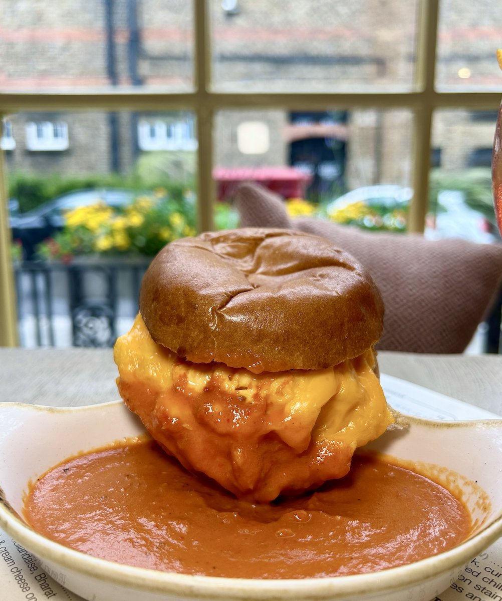 An eggbreaky melt is all you need today 🍳🍳🍳

#brunchtime #foodies #eeeeeats #eggbreak #eggs