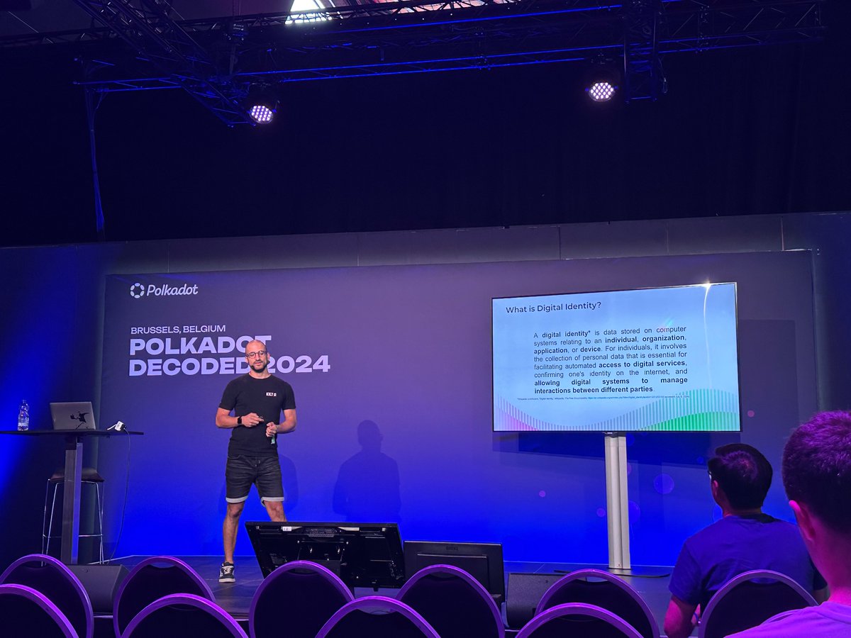 Harry Evans tweet media