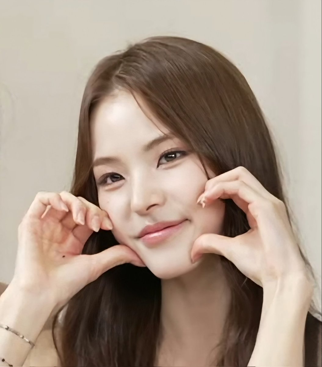 znevier's tweet photo. pretty pretty mai 💗 https://t.co/BON1RDdT4b