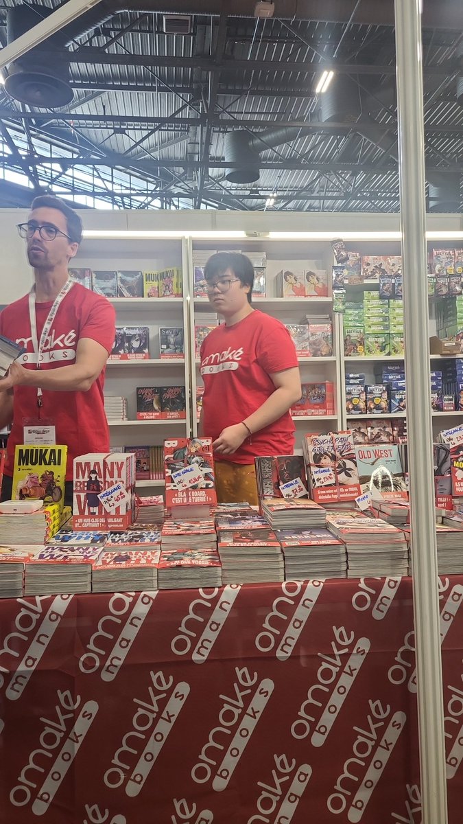 MangaRoulette's tweet photo. @OmakeManga encore des livres ajouter à ma collection.
Merci 😊 https://t.co/T3ToMyHEuY