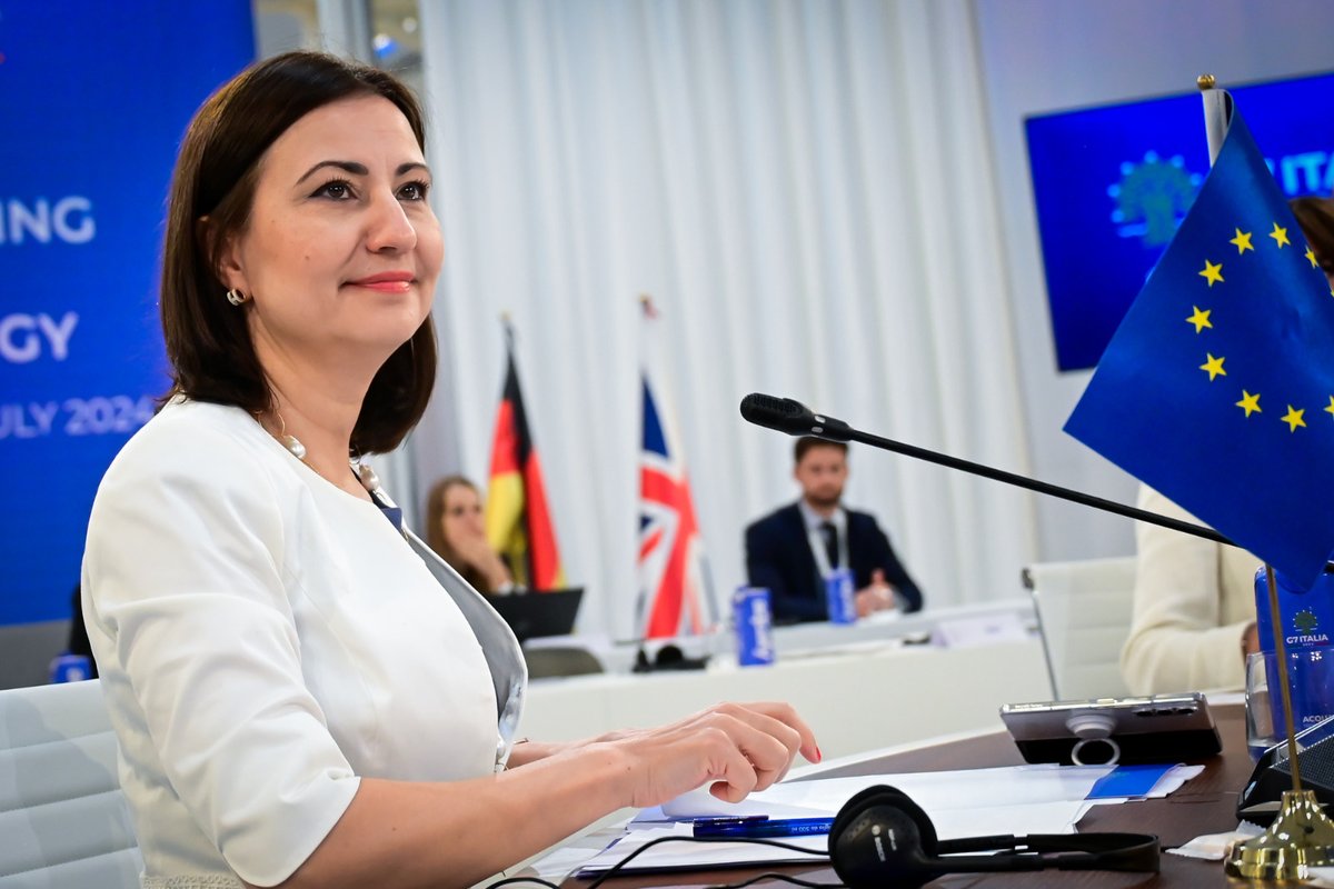 Ili_Ivanova's tweet photo. It’s a wrap! The @G7 Science &amp; Technology Ministers have adopted their declaration ➡️ https://t.co/ZfydddccbL

We are committed to working together on research security and integrity, on large infrastructures, on responsible AI in science &amp; on supporting Ukraine’s R&amp;I ecosystem. https://t.co/gHuQwTeuCk