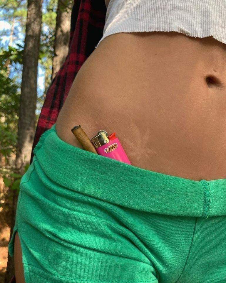 Stoner Barbie tweet media