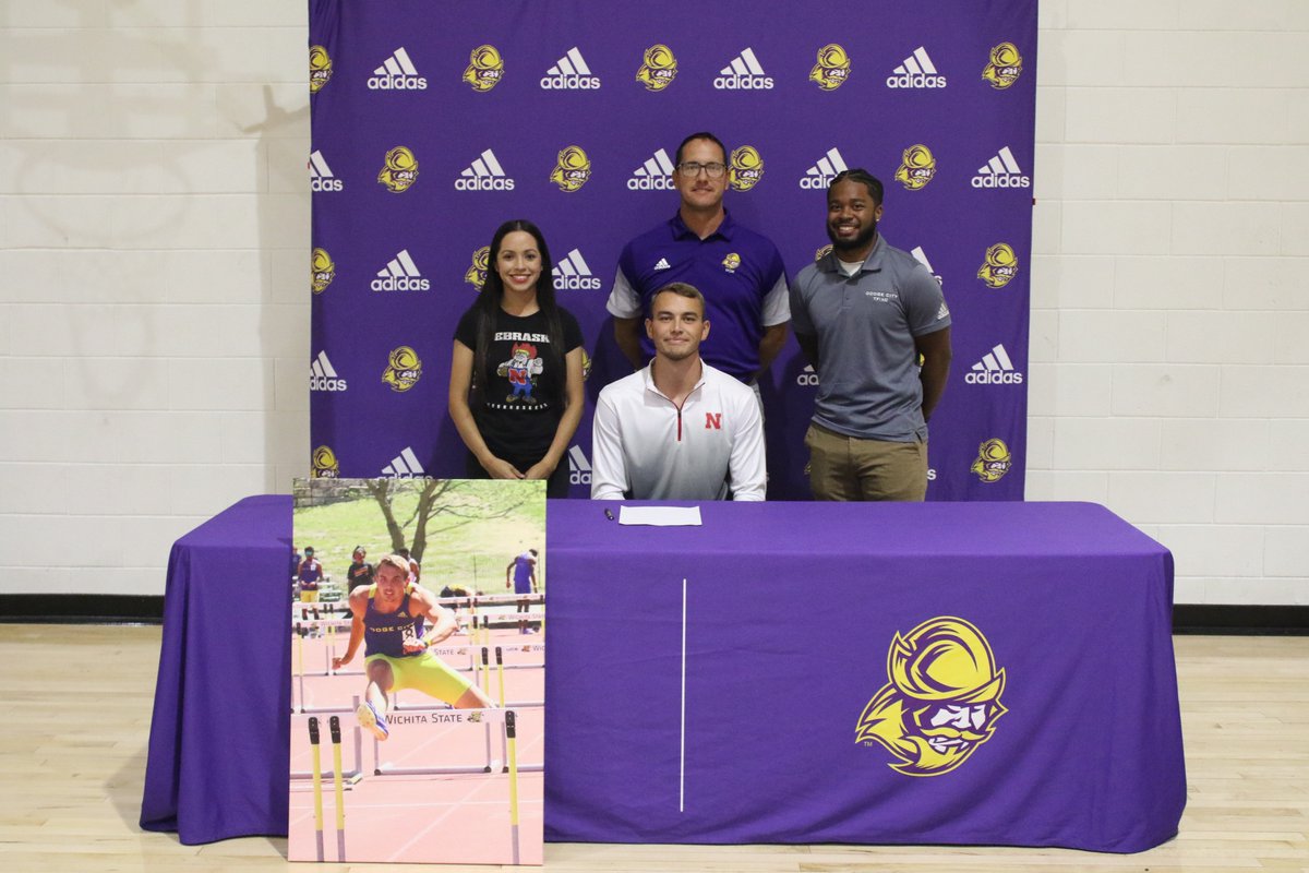 GoConqs's tweet photo. 👟Track & Field | #GoConqs 

Congrats to Brayden Bergkamp for signing with the University of Nebraska-Lincoln to continue his track & field career & academics #BurnTheBoats