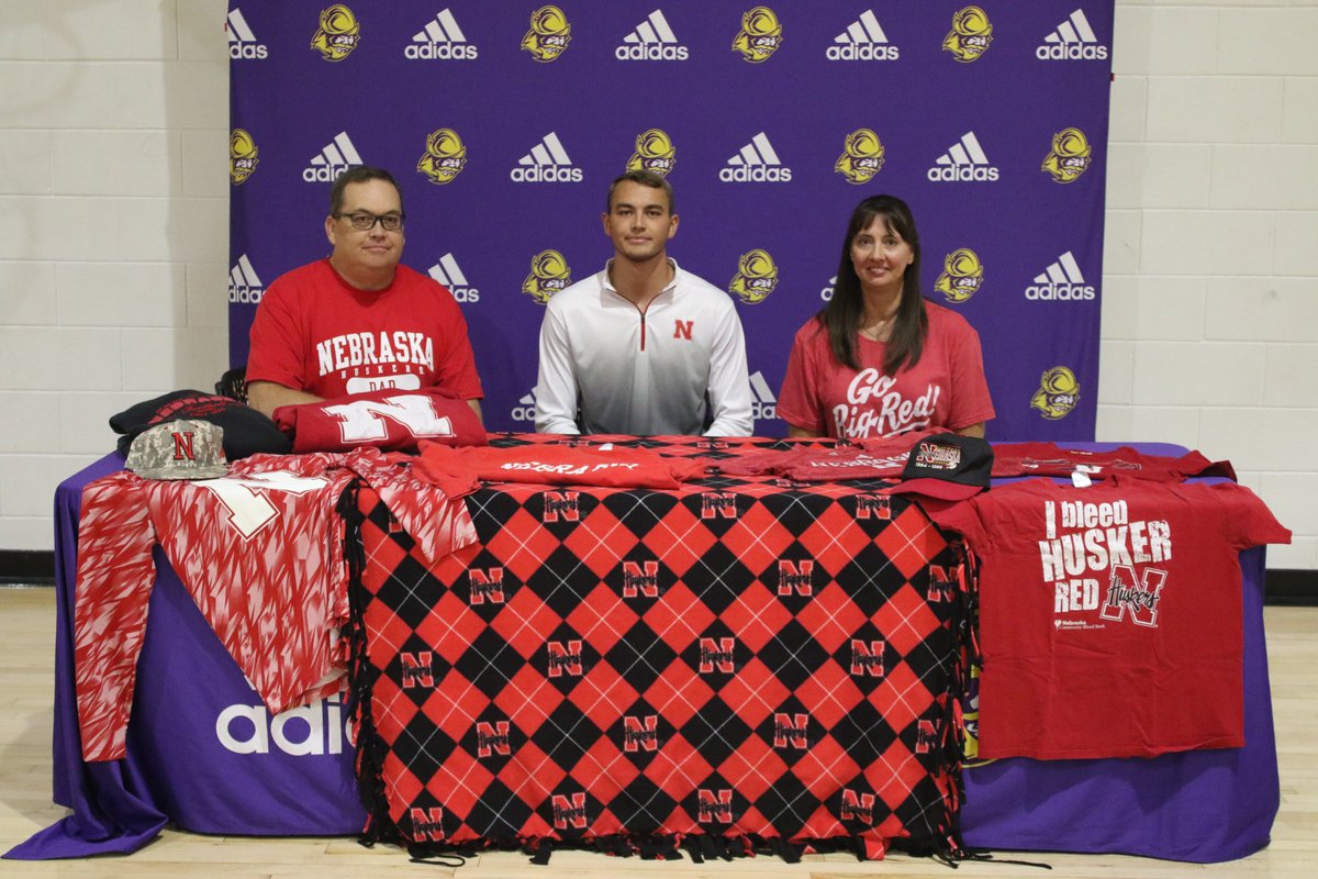 GoConqs's tweet photo. 👟Track & Field | #GoConqs 

Congrats to Brayden Bergkamp for signing with the University of Nebraska-Lincoln to continue his track & field career & academics #BurnTheBoats