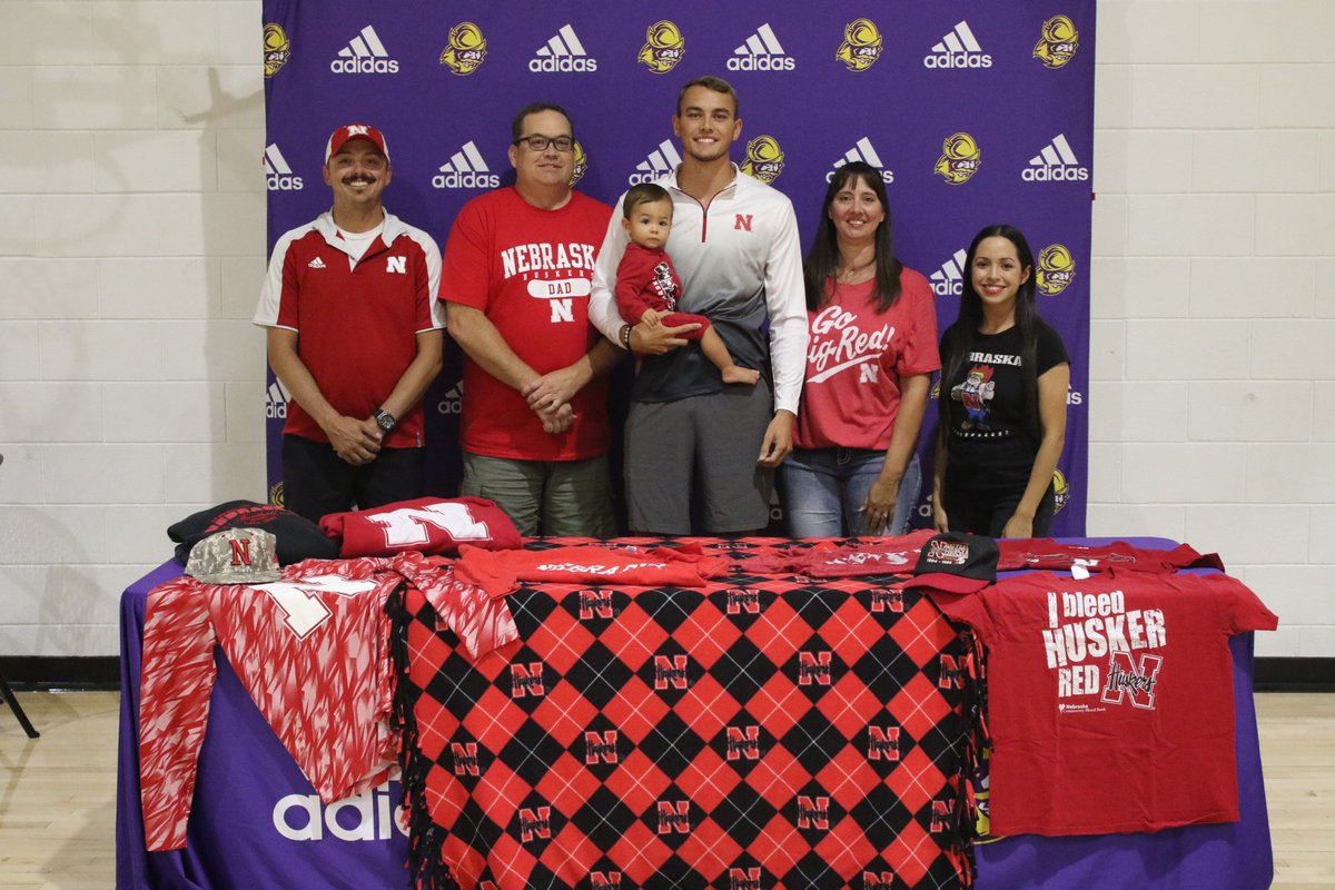 GoConqs's tweet photo. 👟Track & Field | #GoConqs 

Congrats to Brayden Bergkamp for signing with the University of Nebraska-Lincoln to continue his track & field career & academics #BurnTheBoats