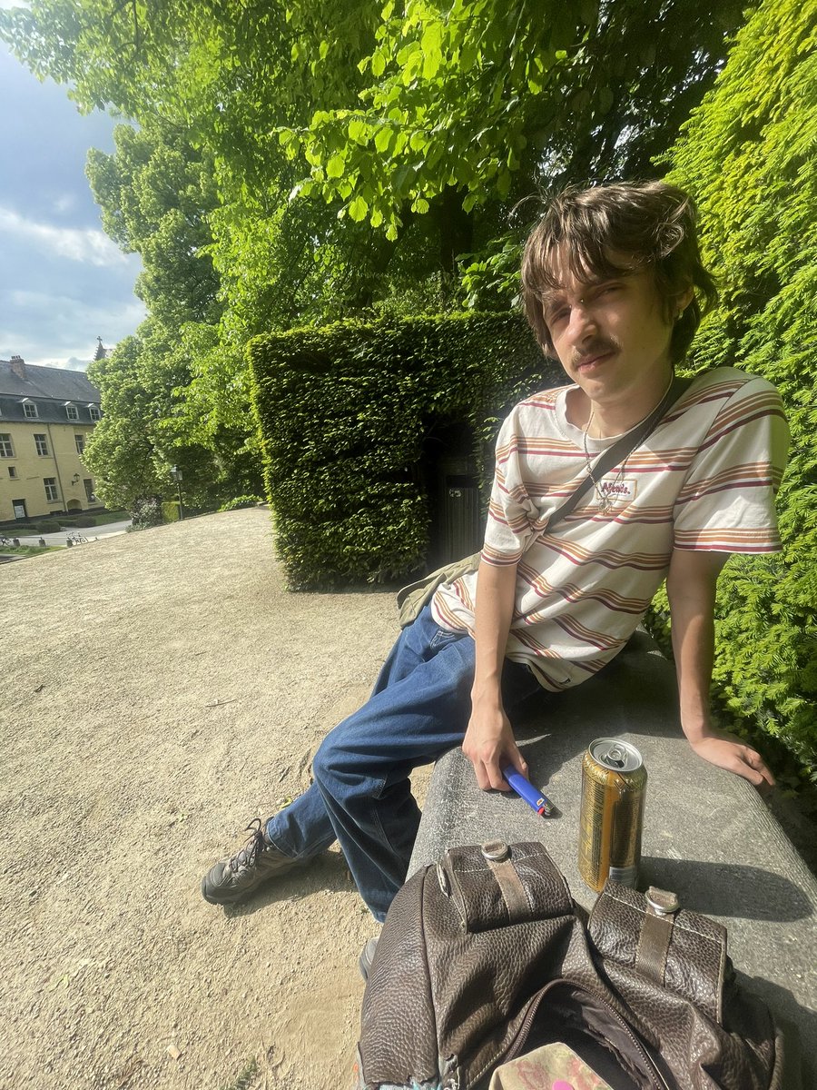 badoudamour's tweet photo. les meufs veulent un gars à l’écoute.
Le gars à l’écoute: https://t.co/wx2QaXJrI3
