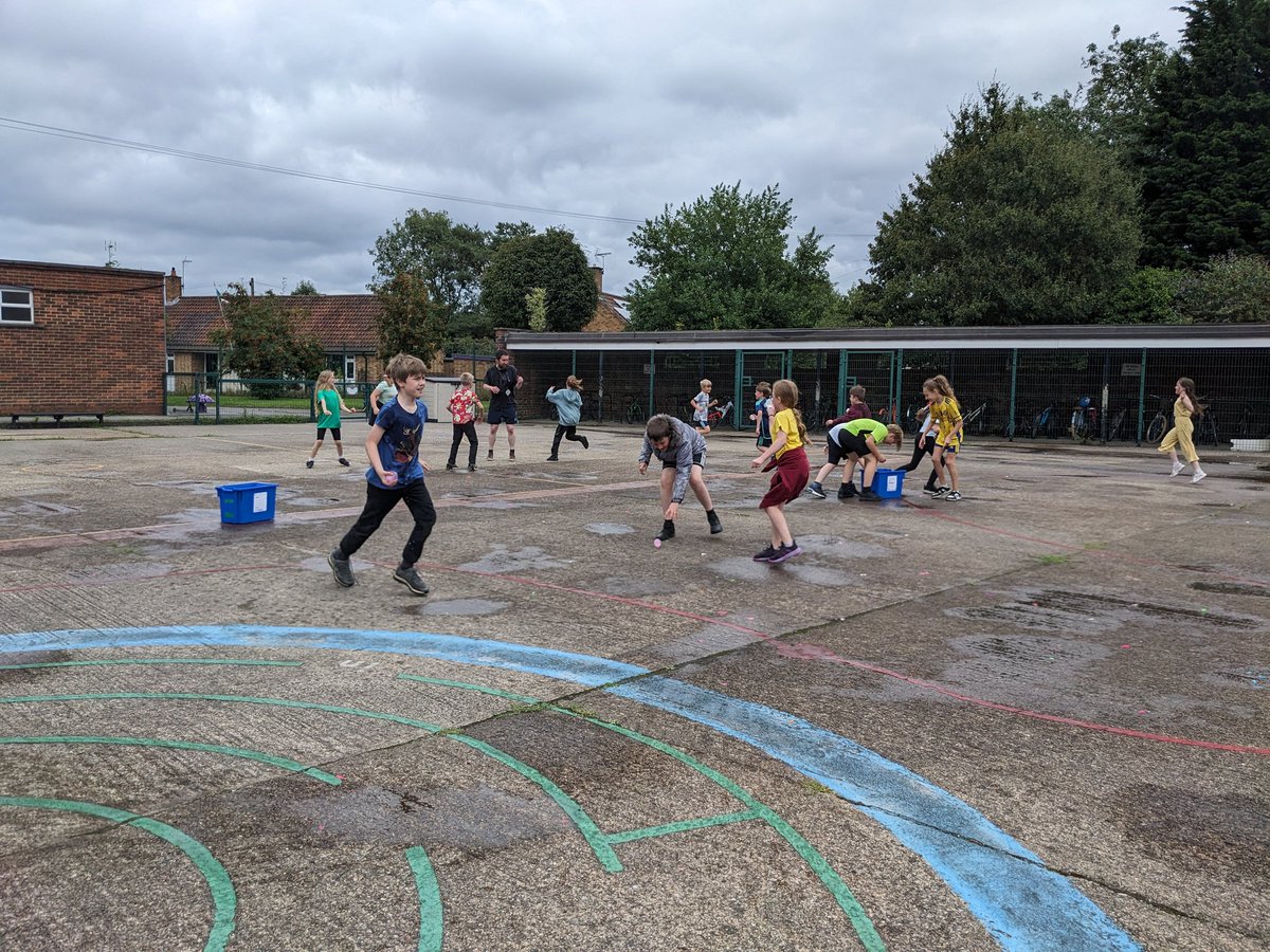 CarrJuniorYork's tweet photo. Year 4 water fight! #happy #shinefest #carrstars https://t.co/bfIIg2bSqn