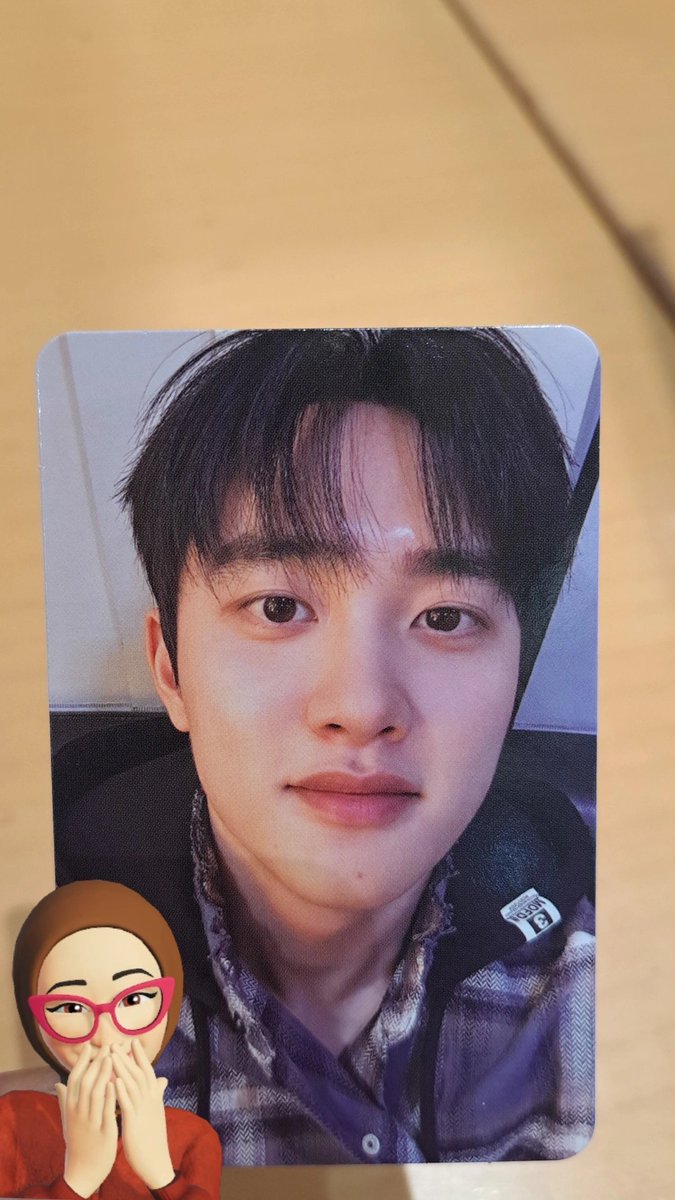 ditaamm's tweet photo. Dari kemarin misuh misuh mau jual tiket bloom, ehh pas dapet wb dan pcnya sayang untuk dijual, dasar aku �� https://t.co/dOn8CJKFWS