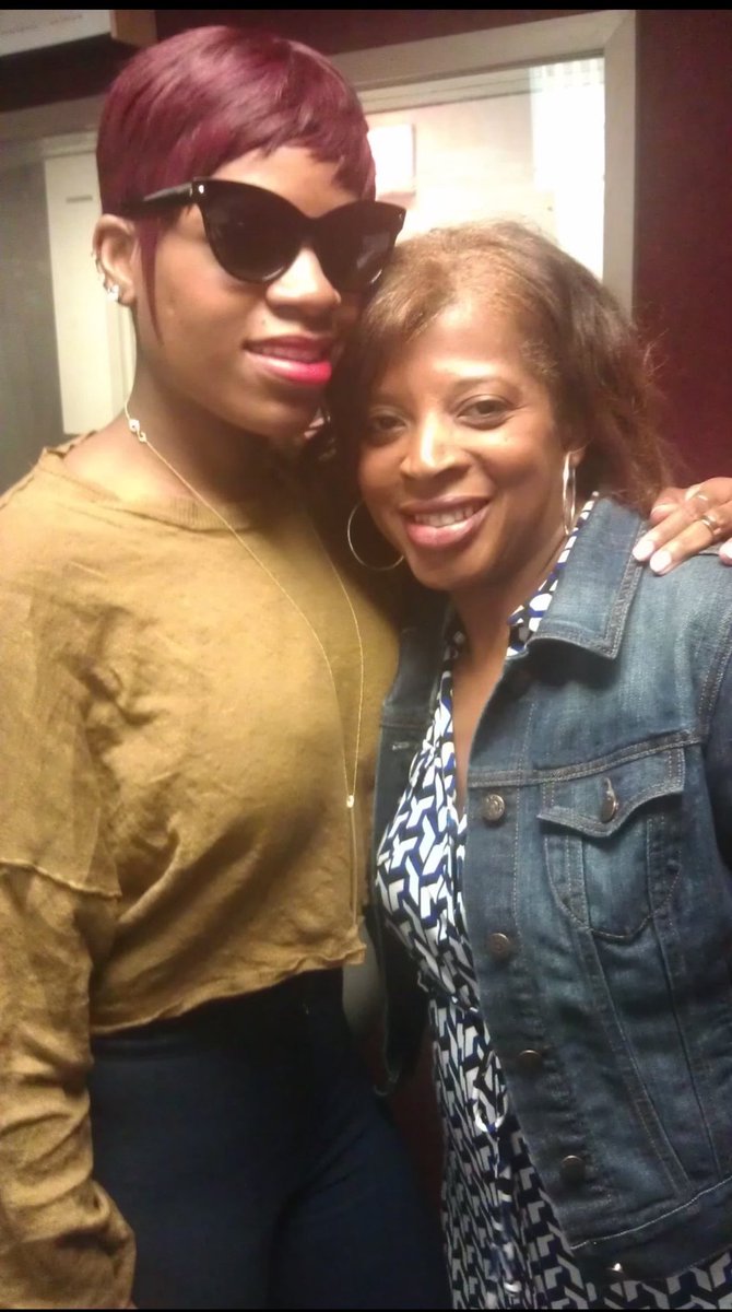 The time I met the beautiful and talented singer/actress <a href="/fantasia/">Erik Fantasia</a> ThrowbackThursday #TBT #DopeTherapy #thursdayvibes 🦋🦋🦋