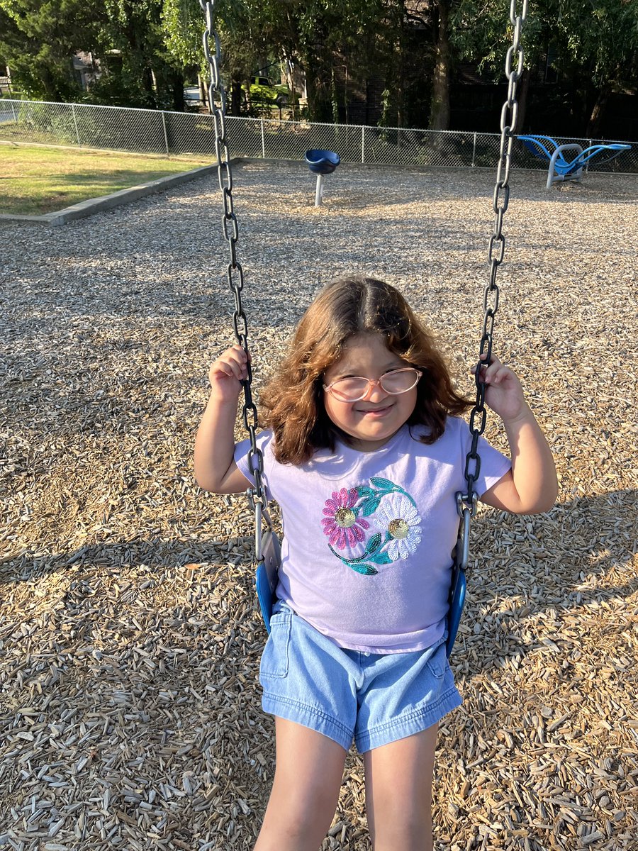 Hahne_Elyse's tweet photo. Swinging into a terrific Thursday at ESY! #tesleads #teambce #teamcms #gcisdspecialservices https://t.co/FAXvJDTztg