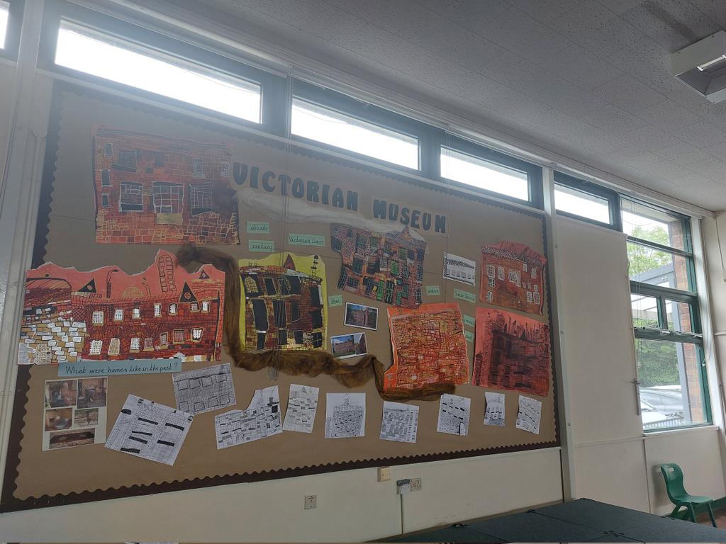 Wow! I was so upset I missed the show this morning @Woodlands2DR &amp; @Woodlands2PB decided to put on an extra performance this  afternoon for me to watch along with @WoodlandsBadger @WoodlandsOwls and some of our Y3 children! What a fabulous show!!! Well done Y2!