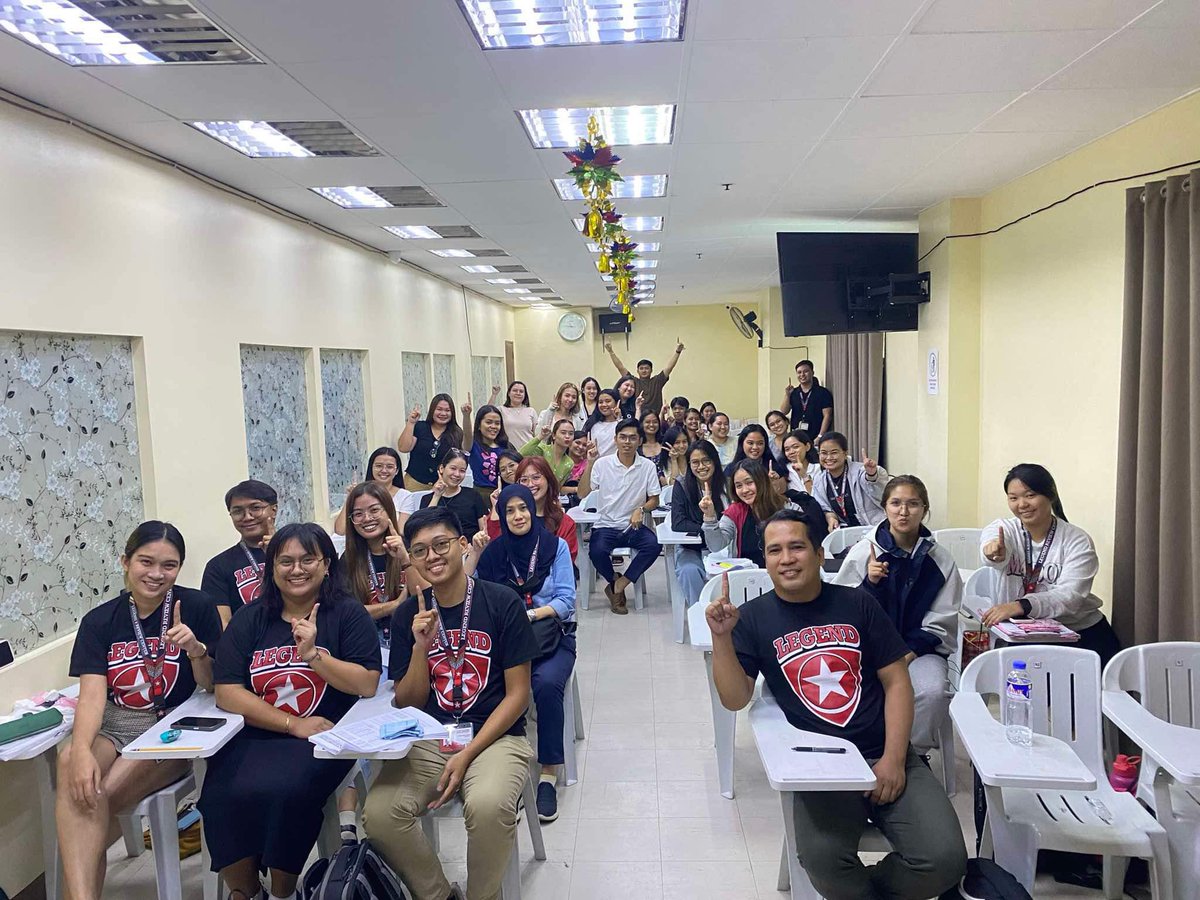 LegendReviewPH's tweet photo. First day of Final Coaching at #LegendManila with Sir Steven Joseph Gambito, RMT (Top 5, March 2023 MTLE). 🫶🏻 @stevengambito 

Aral mabuti, future RMTs! You got this! 💯💯💯 #TeamLegend #TeamToBeat #August2024RMTs https://t.co/m3F4oQQrPS