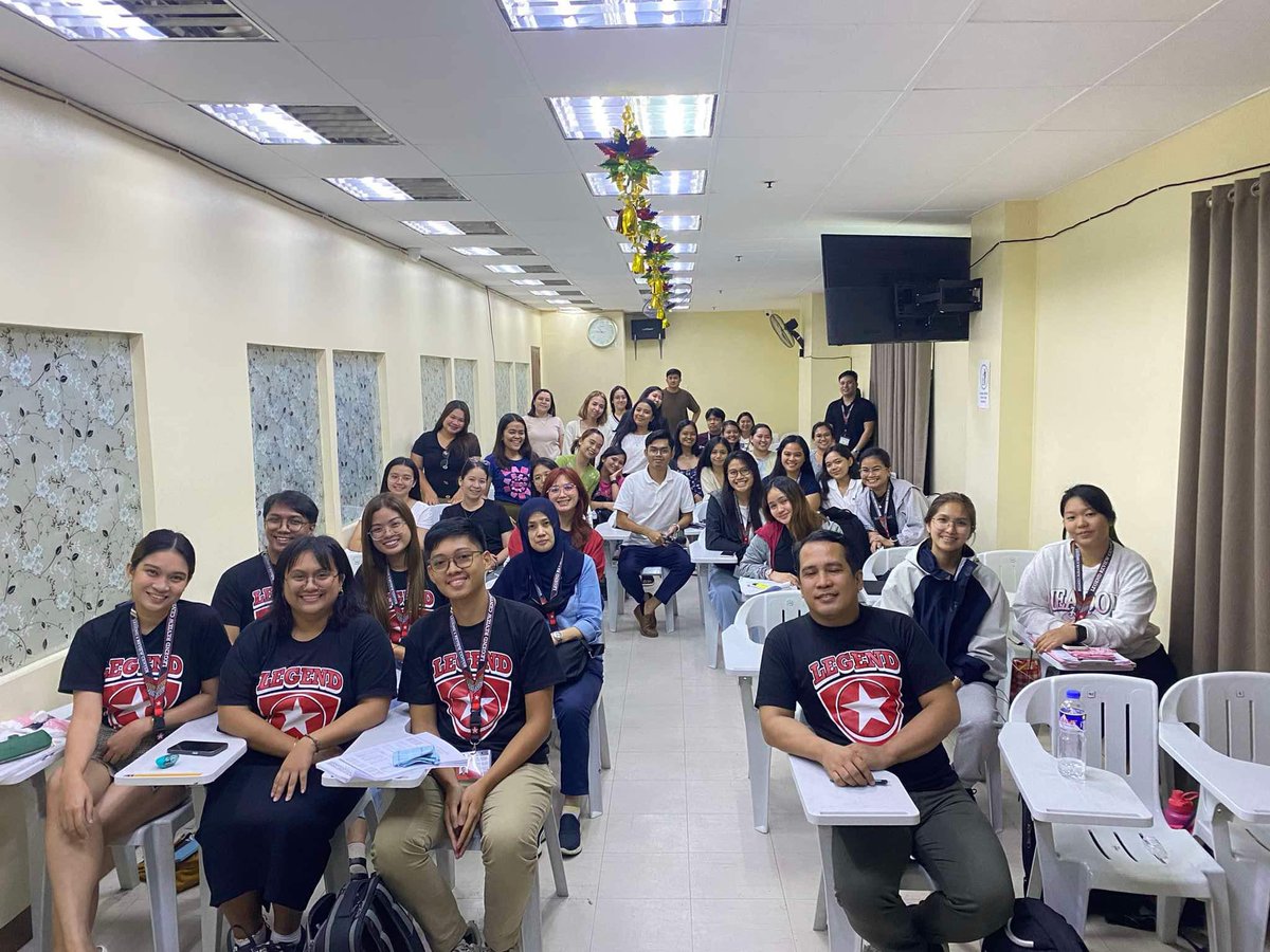 LegendReviewPH's tweet photo. First day of Final Coaching at #LegendManila with Sir Steven Joseph Gambito, RMT (Top 5, March 2023 MTLE). 🫶🏻 @stevengambito 

Aral mabuti, future RMTs! You got this! 💯💯💯 #TeamLegend #TeamToBeat #August2024RMTs https://t.co/m3F4oQQrPS
