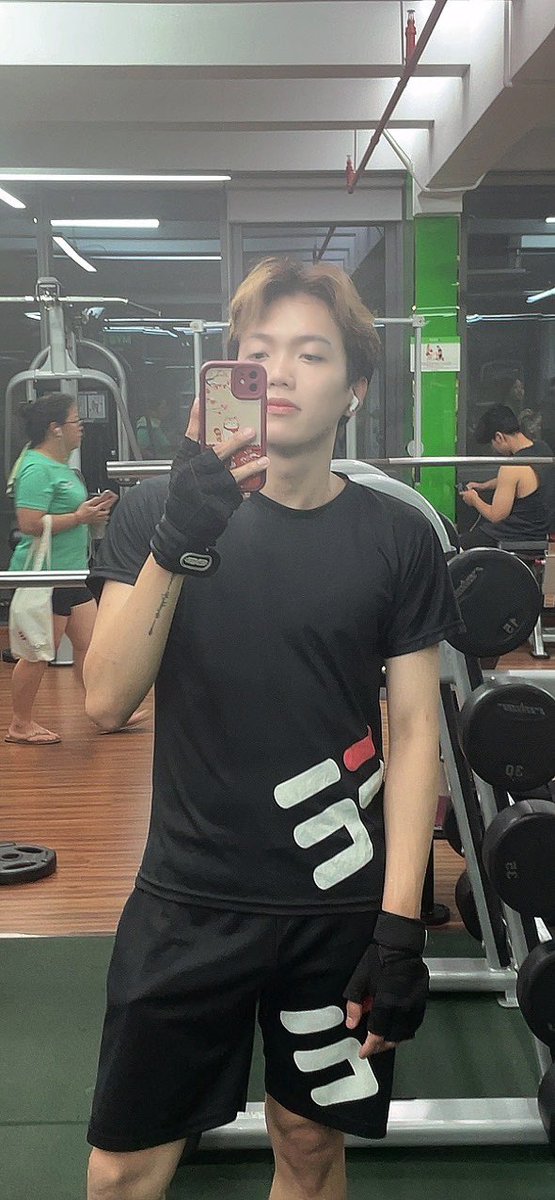 hostin6868's tweet photo. Được một hôm chăm chỉ 😇 https://t.co/qM4kA0oZge