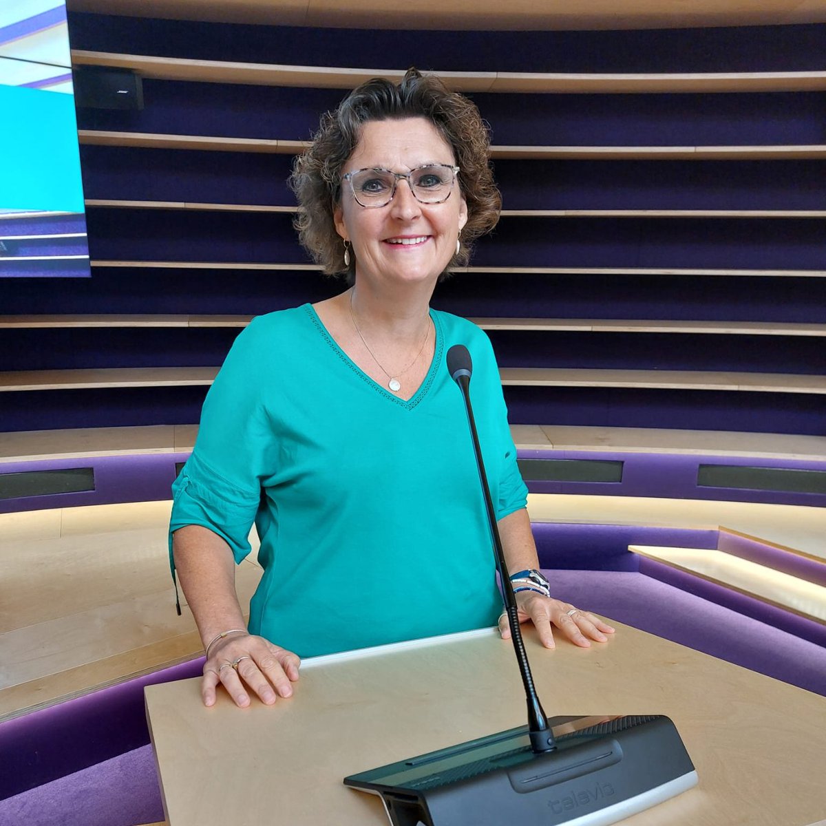 Nieuwegeinse Raad (@raadngein) on Twitter photo De volgende in de rij is <a href="/AlmaFeenstra/">Alma Feenstra</a>, de fractievoorzitter van <a href="/GroenLinksNgein/">GroenLinksNieuwegein</a>. Kijk mee via NieuwegeinseRaad.live/Stream1. #Nieuwegein #politiek #democratie De volgende in de rij is <a href="/AlmaFeenstra/">Alma Feenstra</a>, de fractievoorzitter van <a href="/GroenLinksNgein/">GroenLinksNieuwegein</a>. Kijk mee via NieuwegeinseRaad.live/Stream1. #Nieuwegein #politiek #democratie