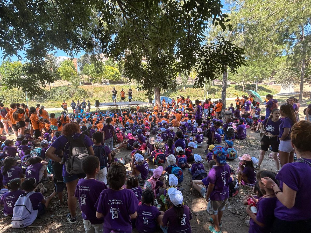 aeitaca's tweet photo. ℹ️ Avui, els més de 600 infants i joves del #CasalEstiu d'#Itaca,  hem estat presents al Parc de Can Buixeres a la festa de cloenda del @ConsellEsplaiLH 🌞Ha estat un matí d'allò més divertit! 

Gràcies a totes les que ho heu fet possible⛵️! https://t.co/dNK0wBjFYe