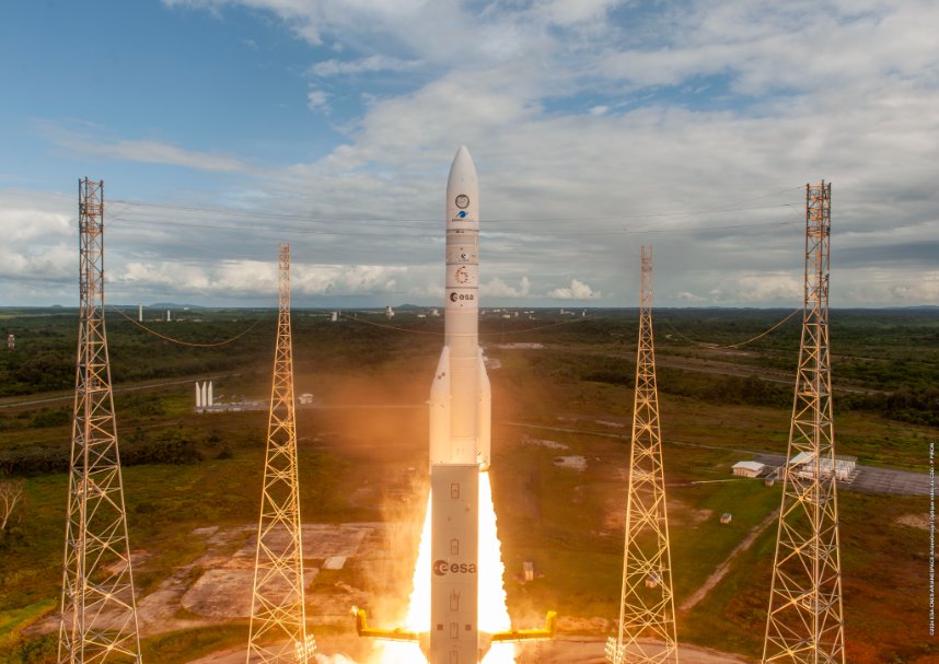 Gardons encore des étoiles pleins les yeux avec ces nouvelles images spectaculaires du vol inaugural #Ariane6 🚀🌟✨

Le prochain lancement Ariane 6 aura lieu dès cette année et marquera le début de l’exploitation commerciale du lanceur sous la responsabilité d’<a href="/Arianespace/">Arianespace</a>.
