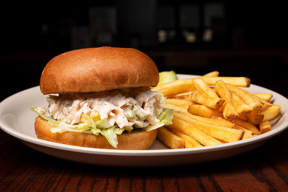 TullysGoodTimes's tweet photo. We sea a new Lunch Favorite in our midst, it’s the new Seafood Salad Sandwich! 🐟🥪
.
.
.
.
#seafoodsaladsandwich #lunchfavorite #lunchtime #newdish #sportsbar #eatlocal #tullys https://t.co/FDS7vzRiRM