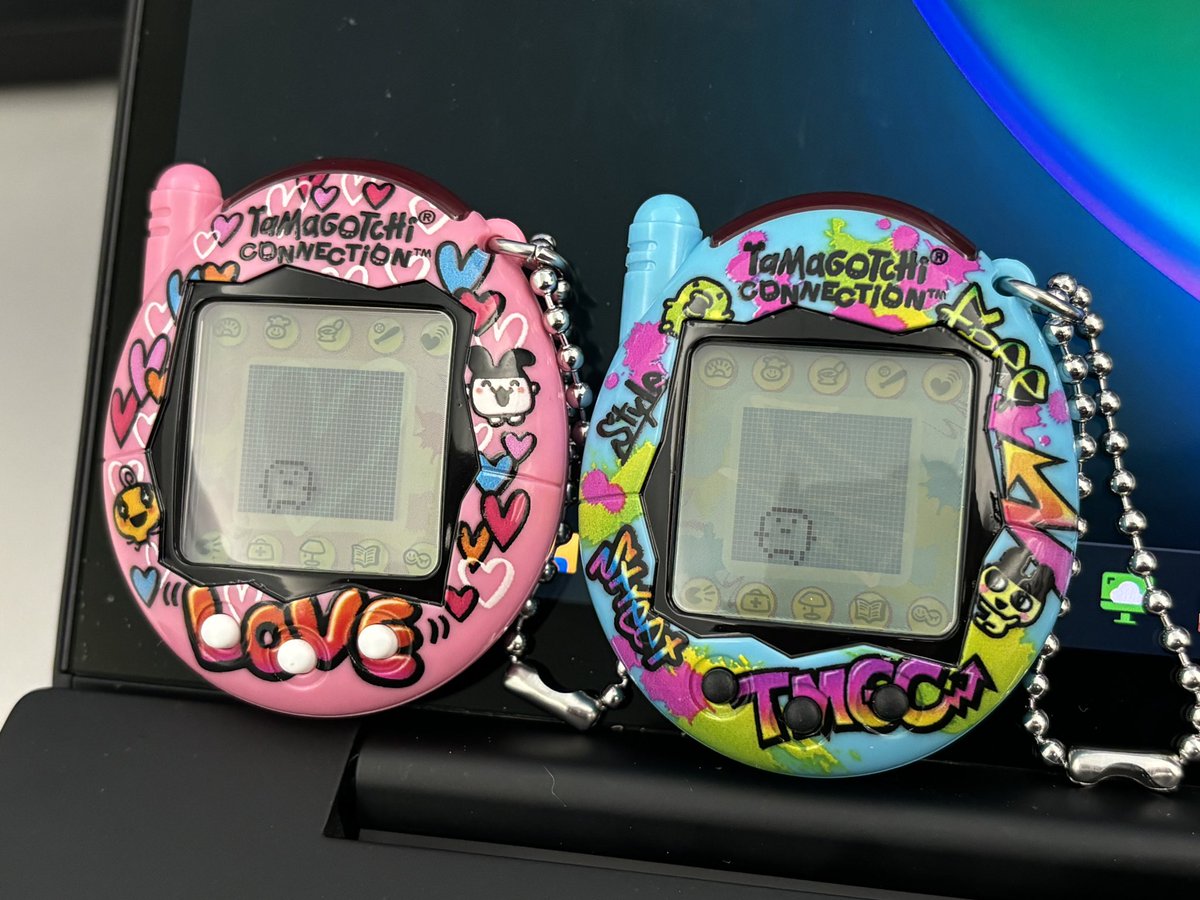 MomoplushVT's tweet image. Every day is bring your kids to work day when you are a Tama parent #tmgc #tamagotchi #vtuber
