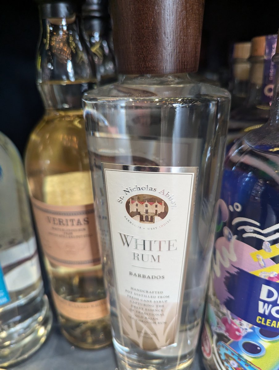 Always a delight to find us on the shelves at <a href="/WhiskyExchange/">The Whisky Exchange</a> #CoventGarden #StNicholasAbbeyRum #SipOrMix #SeeThroughRum #Barbados