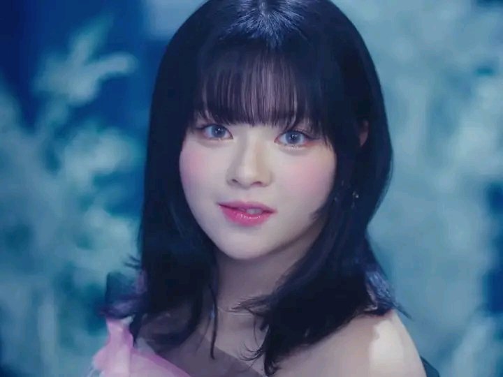 luispriest's tweet image. #Twice #Dive #jeongyeon #beautiful #Hot #sexy #Perfect #ILoveYouJeongyeon