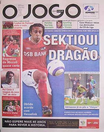 CapasFCPorto's tweet photo. Neste dia em 2006 Tarik Sektioui assinava pelo FC Porto
De Dragão ao peito, o veloz e virtuoso extremo realizou 57 jogos e marcou 12 golos
No que diz respeito a títulos, foram 5 aqueles que Tarik Sektioui conquistou no FC Porto: 3 Campeonatos, uma Taça de Portugal e uma Supertaça https://t.co/WMaKVQmewX