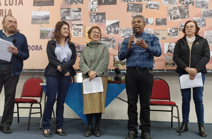 CUTsaopaulo's tweet photo. Pelo oitavo ano consecutivo, trabalhadores e trabalhadoras de São Paulo celebraram o Dia da Luta Operária, realizado em 9 de julho, em memória às lideranças que morreram na primeira greve geral do país, feita em 1917.
Saiba mais📲
https://t.co/RkbJWexm6v
#lutaoperaria #CUTsp https://t.co/9pLcCLYfCD
