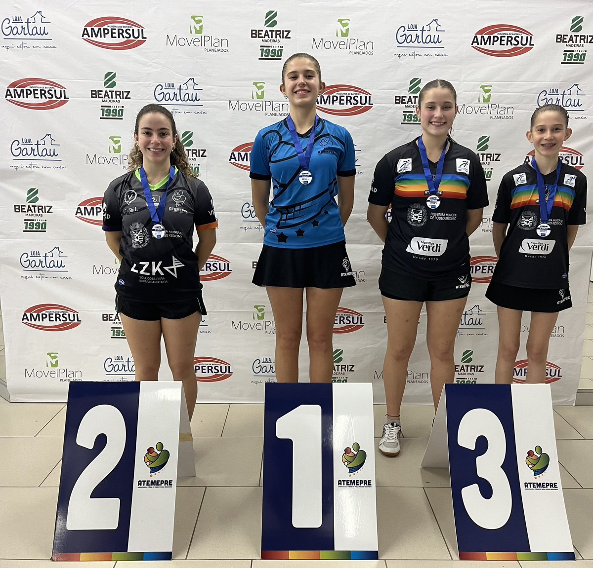 ATEMEPRE's tweet photo. Ontem realizamos a 6ª Etapa do nosso Ranking Interno!!! 🏓 Confira os medalhistas de cada Rating. 🥇🥈🥉
O evento conta com o patrocínio de:
@ampersul_baterias 
@beatrizmadeiras 
@lojagartau
@movelplanplanejados 
As próximas quatro edições acontecerão mensalmente até novembro. 👊 https://t.co/ubmxCxudjF