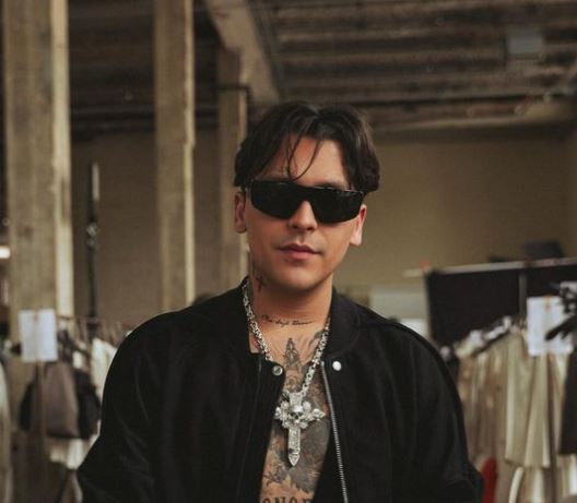 Ingresa Christian Nodal a la lista de los 50 más bellos de People en Español

vozenred.com/2015/notas.php…