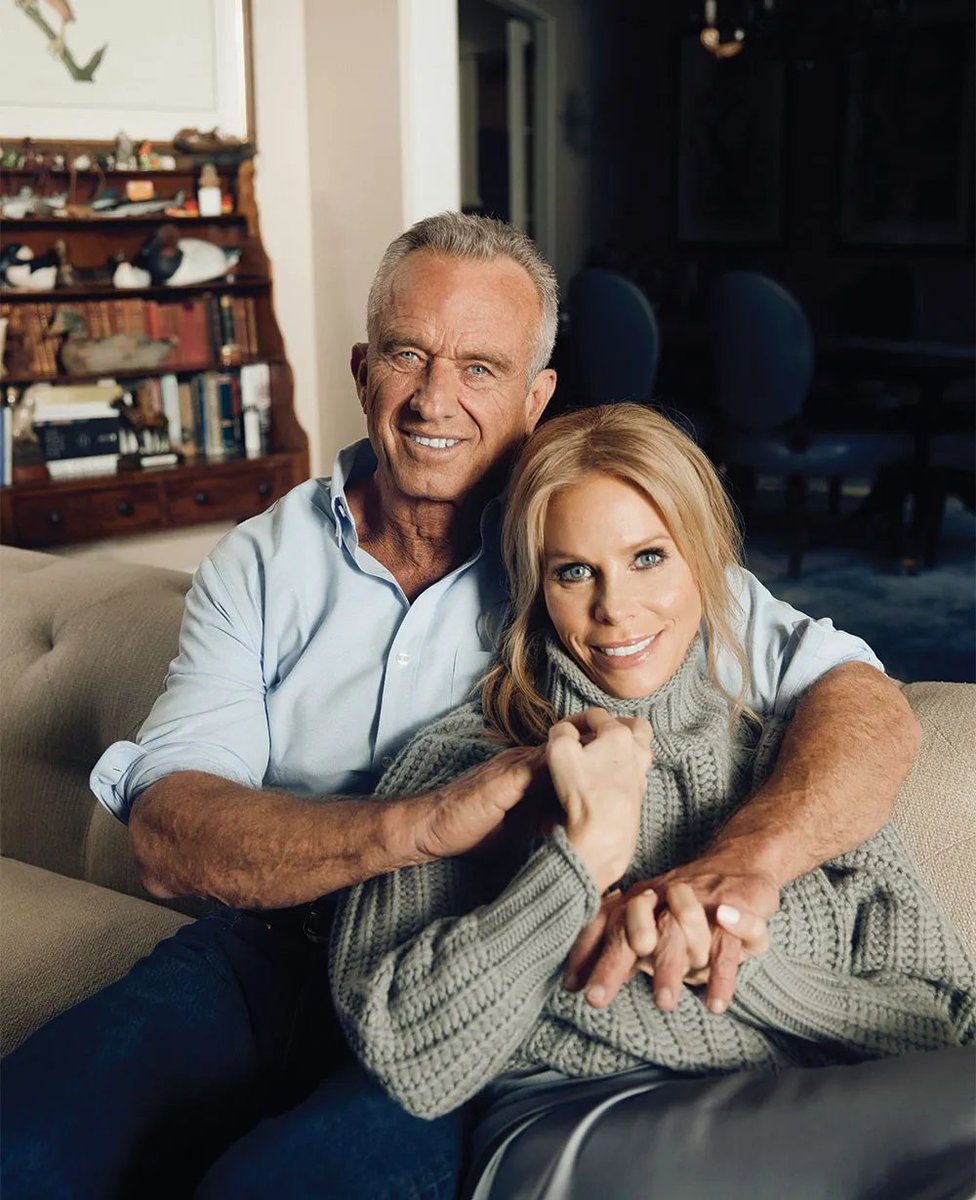 🚨This is a long one, but hear me out. Seriously, listen to me.
 
We have a rare opportunity to redefine our future.

We have the chance to elect an independent president with Robert F. Kennedy Jr. and we cannot waste it.

Finally we have a candidate who’s free from the control