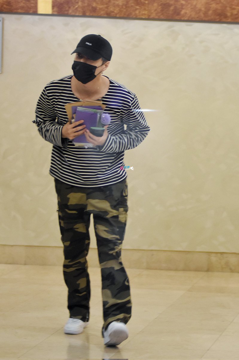 MyKpopHuntress's tweet photo. #layzhang #张艺兴 #LAY_GRANDLINE4 #GRANDLINE4inKL #GRANDLINEinMY #LAYinKL #LAYinMY #abangLAYbalikMALAYSIA https://t.co/7YwLcS6Gqe