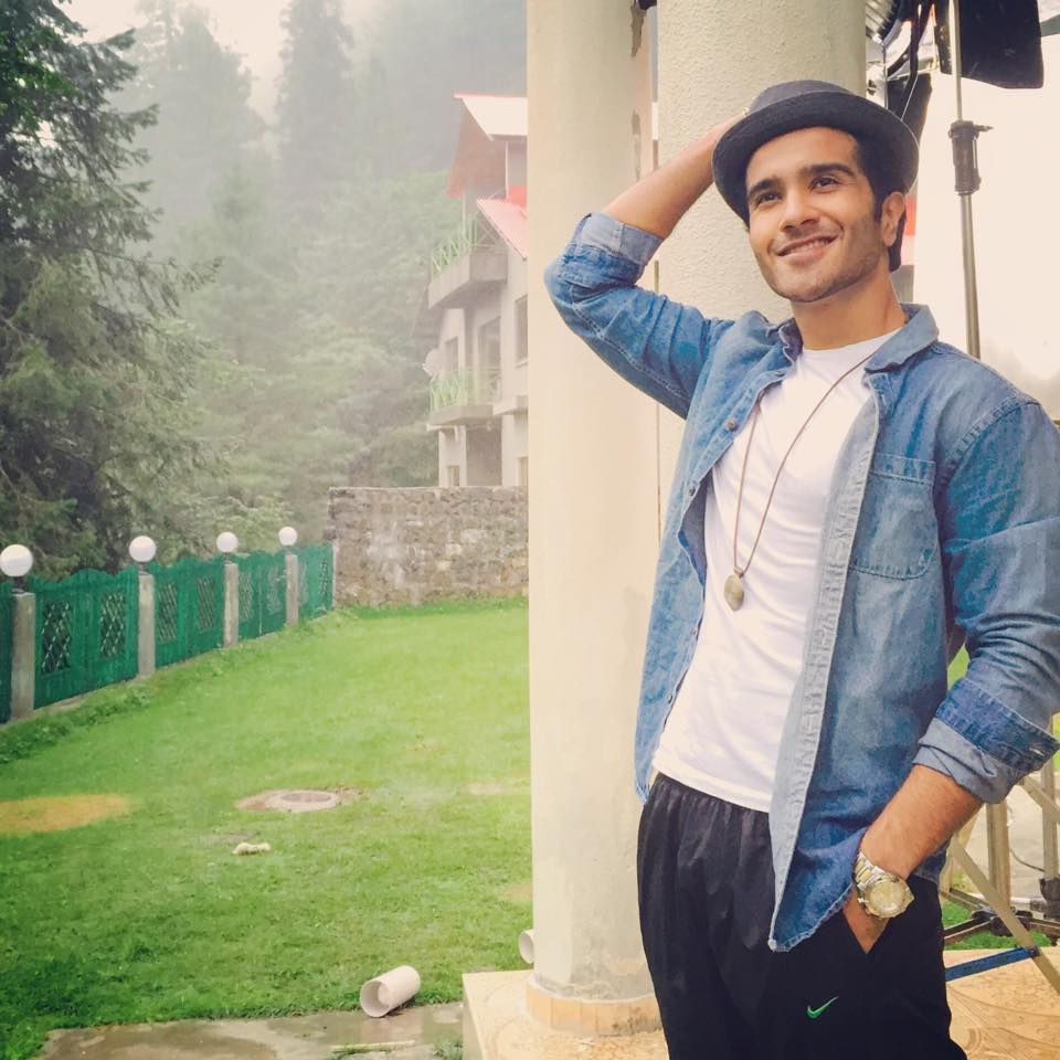 anayavids's tweet photo. You're beautiful just the way you are my hero✨

HBD FEROZE KHAN 
#aMealForFK #FerozeKhan https://t.co/B7a5aEmI35