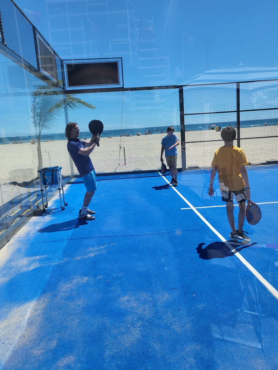 OKpadel's tweet photo. anche se la 2a TAPPA del circuito Tommy Hilfiger Padel Tour di CANET en Rosillon  
é appena conclusa 
 BREVE 
SENIGALLIA sulle spiagge Italiane con X-MASTERs
 
noi facendo Coaching....  
Vi aspettiamo en PISTA 
per MIGLIORARE GIOCO e CATEGORIA  

Hasta la Pista 
Lino Dell https://t.co/ZB7CXNjxee