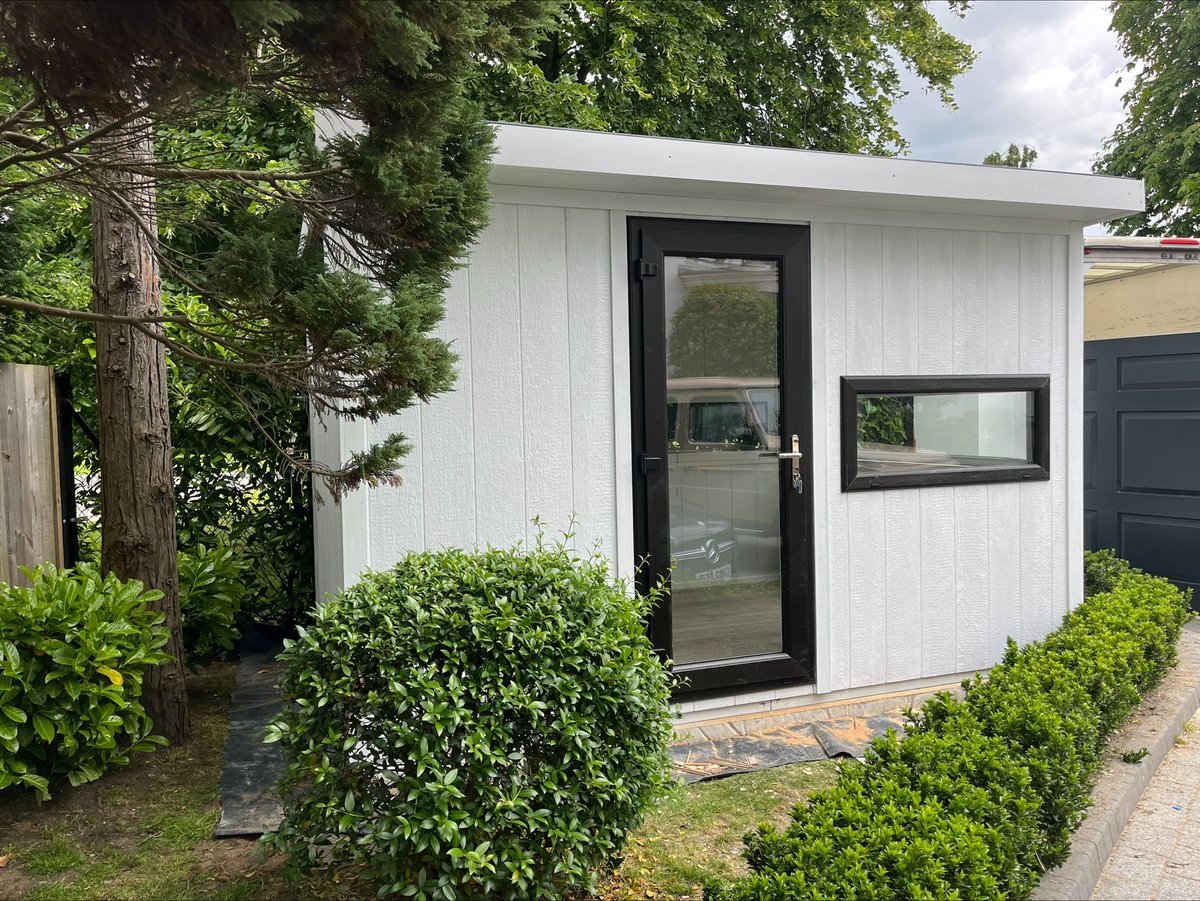 PhoenixShed's tweet photo. This is a 12’ x 8’ Richmond Garden Studio:
👉 Fully insulated and lined Garden Studio.
👉 Strongcore exterior painted in Snow White.
👉 External UPVC in Black Brown.
👉 Internal partition to create multi-rooms.
👉 Laminate Floor in Light Grey Oak.
#bespokebuilding #bespoke #sheds https://t.co/VJKcKosKIr