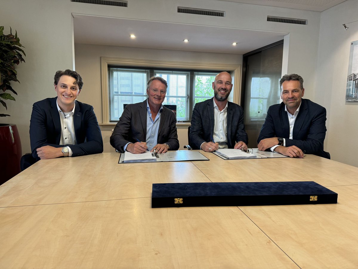 📢 Belangrijke mijlpaal bereikt voor project Dubbeldam InBloei! 🏡🌳

Ondertekening bouwteamovereenkomst met Giesbers Bouwen en Renoveren voor het project Dubbeldam InBloei in Dordrecht! Dit inspirerende project omvat de realisatie van 50 grondgebonden woningen.