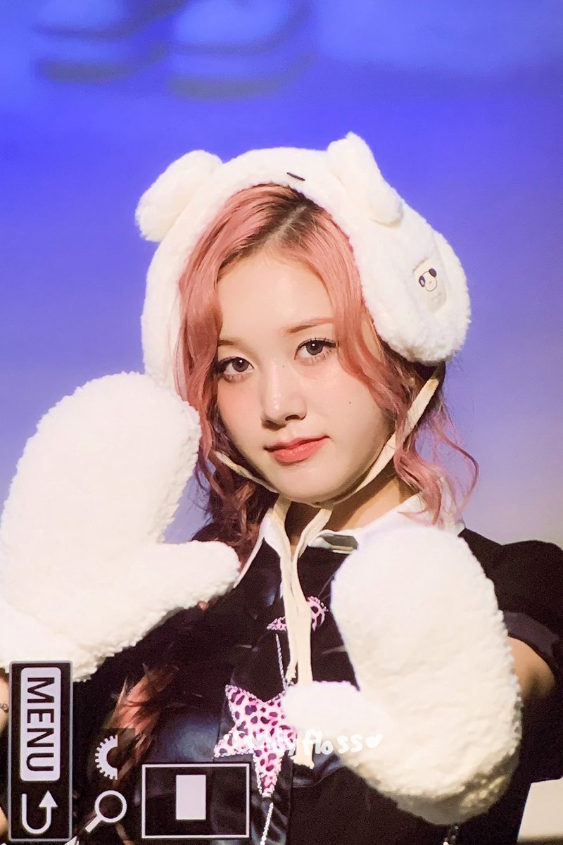 candyfloss129's tweet photo. 240711 너가 너무너무너무너무너머너무너무 좋아…..🧎‍♀️🧎‍♀️🧎‍♀️🧎‍♀️🧎‍♀️🧎‍♀️🧎‍♀️🧎‍♀️🧎‍♀️
#스테이씨 #재이 #짱예 https://t.co/XvlvJeIUbc