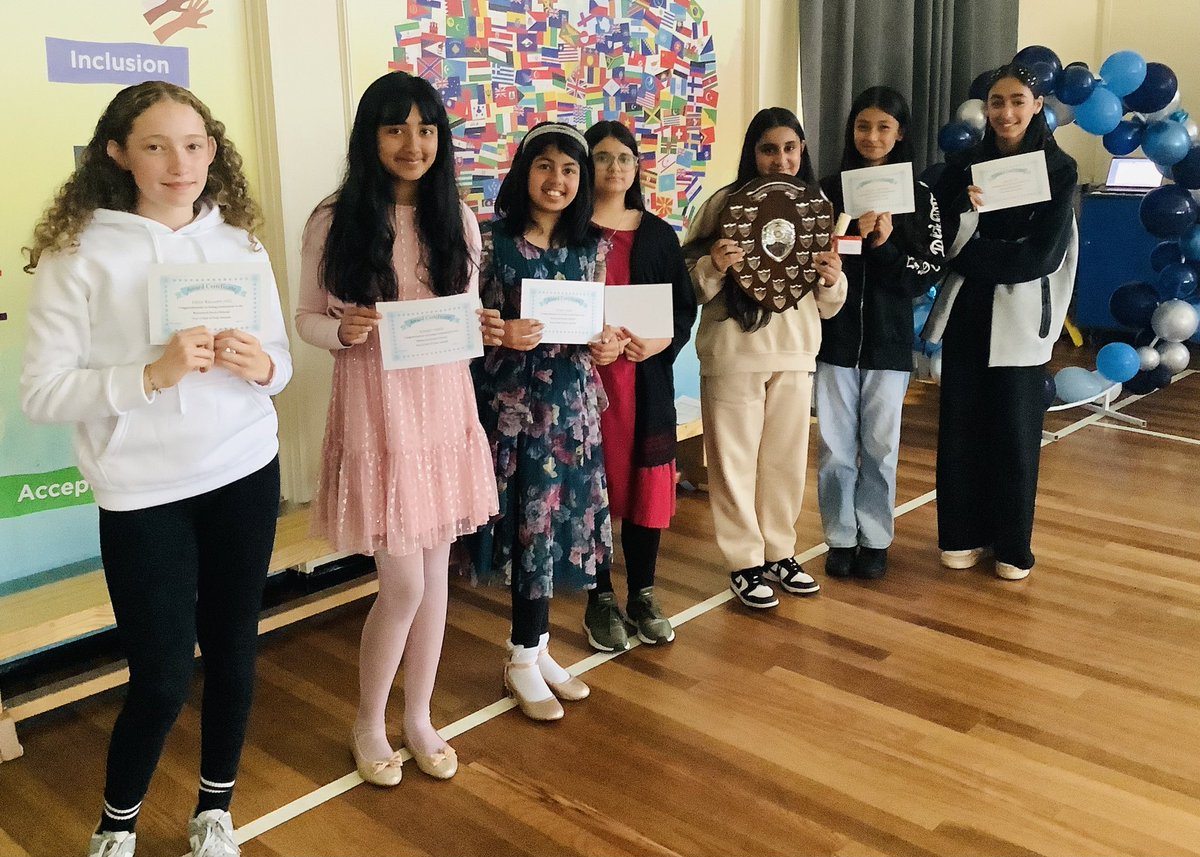 ReinwoodJuniors's tweet photo. Year 6 Awards

The Arts Award - congratulations to all the nominees and the winners…

#RJS6S #RJS6W #RJS6D https://t.co/1uOkGAGWlA