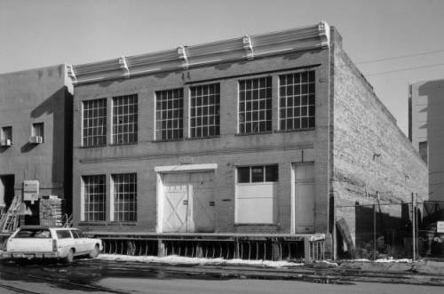 LoDoDistrict's tweet photo. Happy #ThrowbackThursday! Do you know the location of this week’s #TBT photo? #denver #colorado #lodo #explorelodo #denverhistory (Photo credit: @denverlibrary) https://t.co/ZnK0fkrjoo