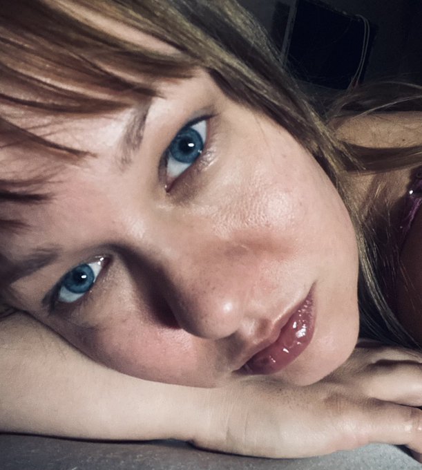 Good “morning” 😋how do you guys handle the hot weather? 🥵i had to have a nap after the dentist cause<a href="/tag/omg"class="tags"><span>&#35;omg</span></a><a href="/tag/cummingsoon"class="tags"><span>&#35;cummingsoon</span></a>