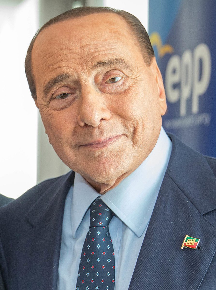 AUniversale's tweet photo. Adesso è ufficiale: l’aeroporto di Milano Malpensa è stato intitolato a Silvio Berlusconi.

Avrebbero potuto dedicarlo a Margherita Hack, regina delle stelle e del cielo.

Avrebbero potuto dedicarlo a Rita Levi-Montalcini, donna che ha cambiato la scienza.

Avrebbero potuto dedicarlo ad Alda Merini, “la poetessa dei Navigli”.

E invece no, lo hanno intitolato a un uomo condannato per frode fiscale. A un uomo che ha stretto un accordo finanziario con Cosa Nostra. A un uomo celebre per aver piegato la politica ai propri interessi personali.

L’aeroporto Bunga-Bunga. Che vergogna.