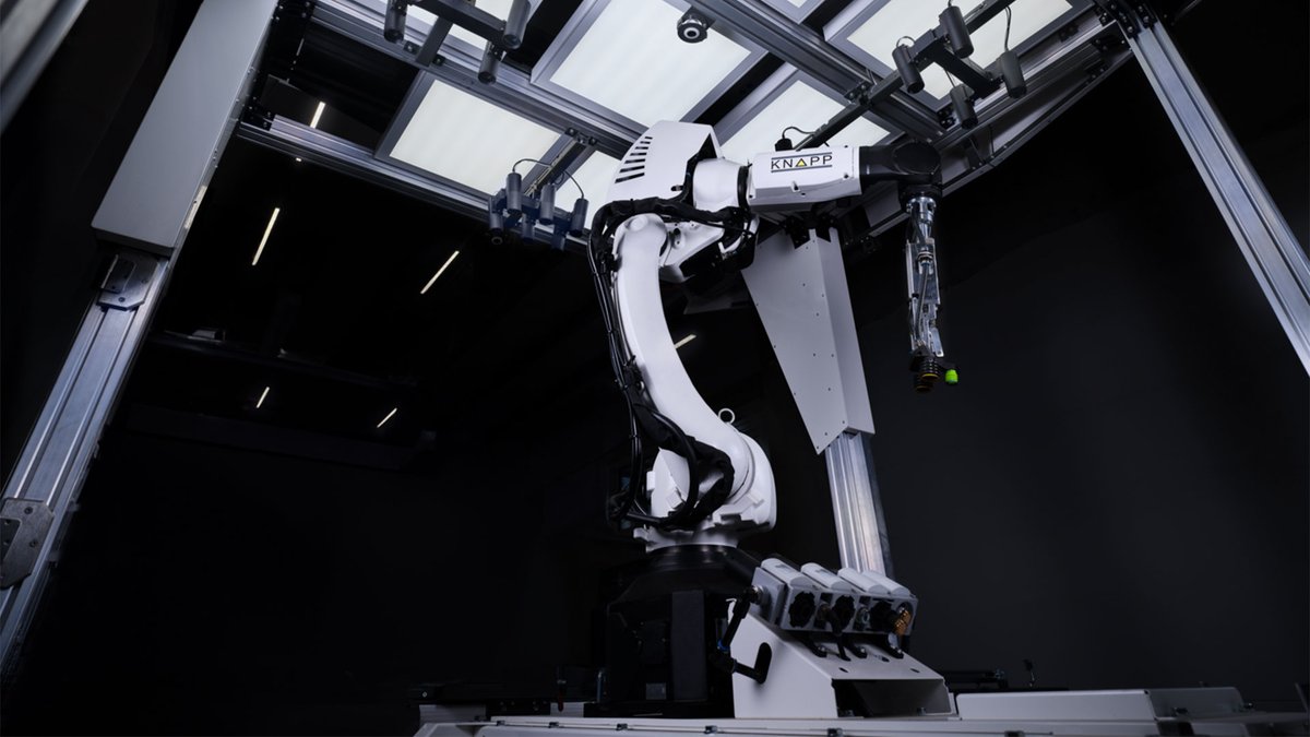 KNAPP_AG_de's tweet image. BLOG | We show what role warehouse automation and robotics will play in the future, how the role of people is changing and what our mission: zero touch has to do with it:

url.kn.app/s/V1umA2

#knappblog #industry #makingcomplexitysimple #automation