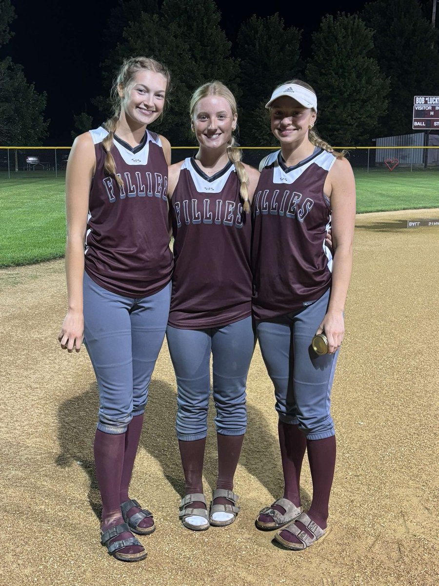 ShenFilliesSB's tweet photo. Hard to say goodbye to these three! Thank you Jenna, Kassidy, and Caroline for everything you have done for our program! Your leadership and work ethic go unmatched. Go be extraordinary! https://t.co/tfQbzlPfvW