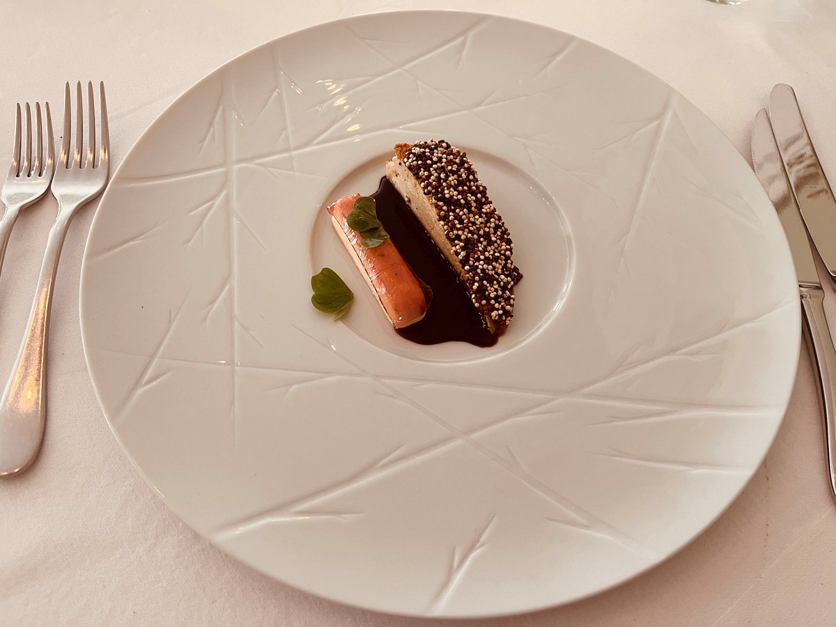 Seared corn-fed chicken, quinoa, St Tola goat cheese &amp; redcurrant – an intriguing combination <a href="/DoolinOar/">OAR RESTAURANT DOOLIN</a> <a href="/visitBurren/">Visit the Burren</a> 

#Ireland 

guide.michelin.com/gb/en/clare/do…