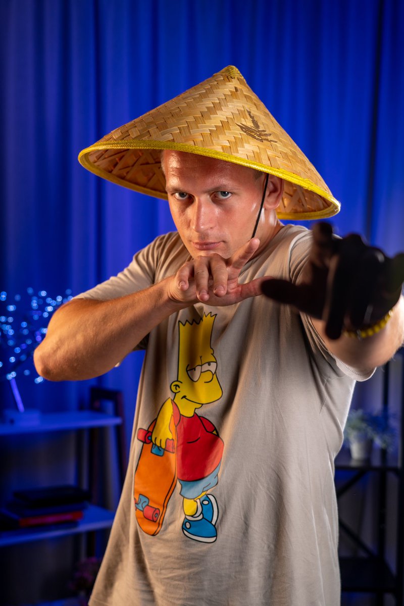 TalalinRoman's tweet image. Внезапно попал в продюсерский центр Sochi Style и мне сделали новую аватарку