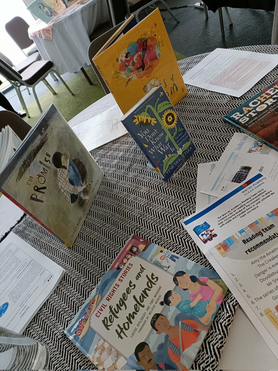 Practical strategies from <a href="/pithers_fern/">Miss P</a> and <a href="/kellieeg/">Kelliee Global</a> <a href="/warrenleadacad/">Warren Academy</a> were the highlight of my fantastic day <a href="/PriorityLit/">Priority Literacy</a> today - sharing useful ideas for establishing a meaningful community of readers in and beyond school. Wonderful! <a href="/OpenUni_RfP/">Reading for Pleasure 🧶</a>