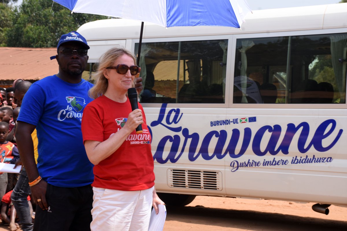 #CaravaneEUBurundi 📍#Gatara
“La #nutrition est la clé du #développement. <a href="/UEauBurundi/">UE au Burundi</a> renouvelle son engagement auprès des enfants, des jeunes et des communautés vulnérables pour renforcer la nutrition”- <a href="/EUAmbBurundi/">Elisabetta Pietrobon</a>, Ambassadrice de l'#UE au #Burundi 
<a href="/KayanzaProvince/">Province Kayanza</a>